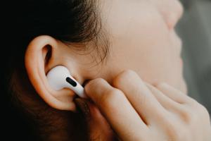 How to Make AirPods Louder (7 Methods)