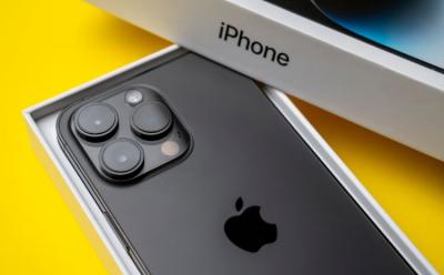 iPhone 14 Pro Max Space Black in a box