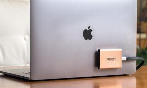 How to Back Up MacBook (2025 Guide)