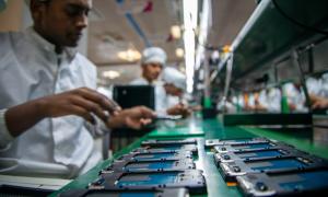 India Slashes Import Duty on Smartphone Parts to 10%