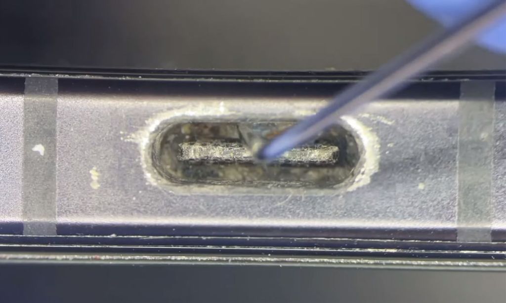 Dirty Type-C port