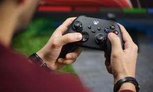 How to Connect Xbox Controller to Phone (2024)