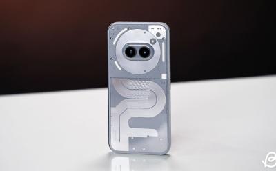 Nothing Phone 2a Plus silver