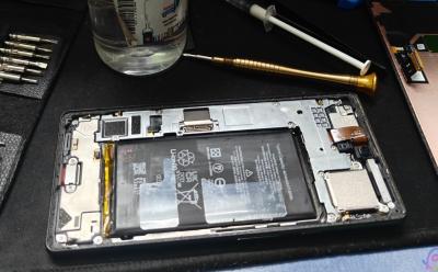 I Replaced My Pixel 6 Battery Myself and It Wasn't as Hard as I Thought
