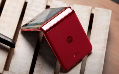 Motorola Razr 40 Ultra Amazon Great Freedom Festival Sale Deal featured image