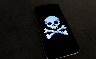 iPhone crash four characters