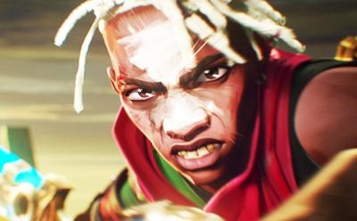 Ekko with his sword in Arcane finale.