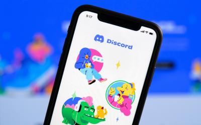 iphone previewing the Discord welcome screen in front of a blue background
