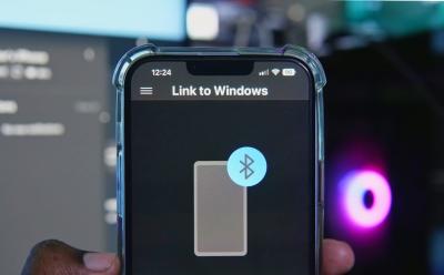 Link to Windows app on iPHone with PC at the background