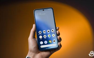 Nothing Phone 3a blue color display preview