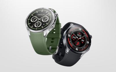 OnePlus Watch 3 in emerald and black colorways