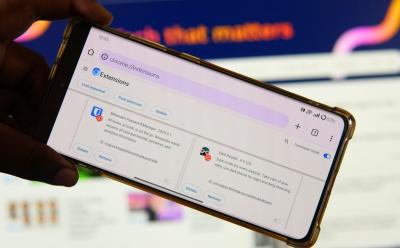 Chrome running on phone with extensions support