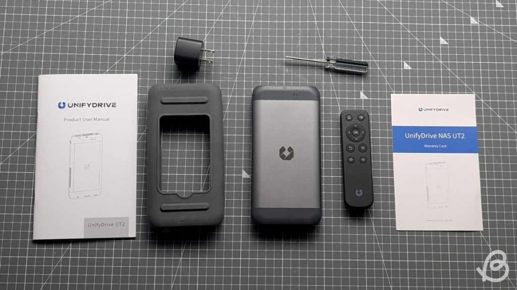 UnifyDrive UT2 NAS box contents