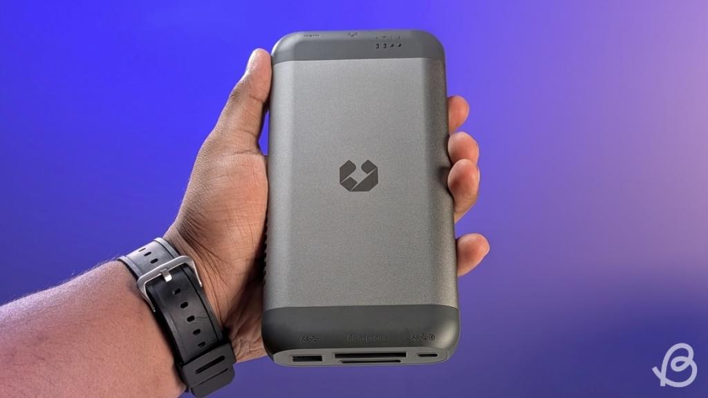 UnifyDrive UT2 NAS from the front