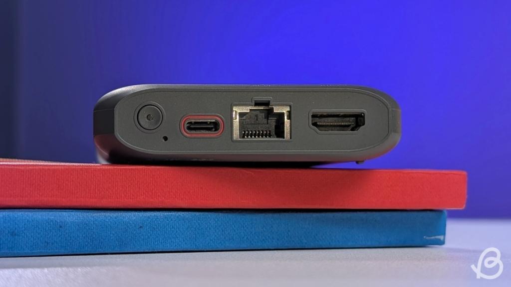 UnifyDrive UT2 NAS front ports