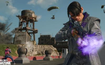 Operators parachuting and firing in COD: Warzone