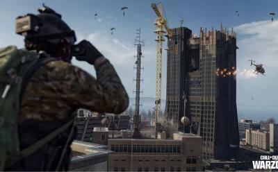 Operator looking at the Overlook in Warzone