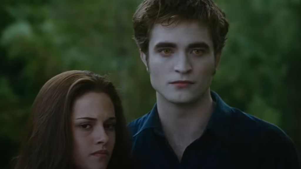 Bella and Edward in The Twilight Saga: Eclipse