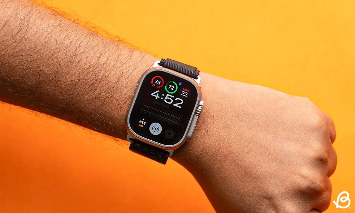 Apple-Watch-Ultra-In-Hand-Design