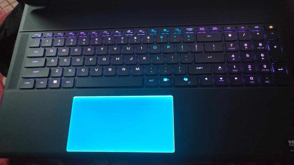 Full-Keyboard-and-Touchpad-Alienware-Area-51