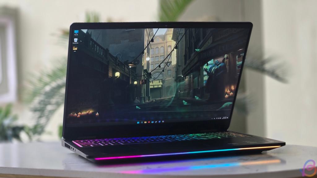 hp omen max 16 display and light bar