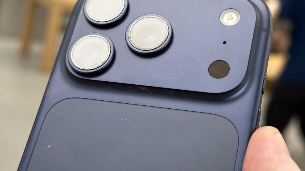iPhone 17 Pro Deep Blue Scuffed at the back 2
