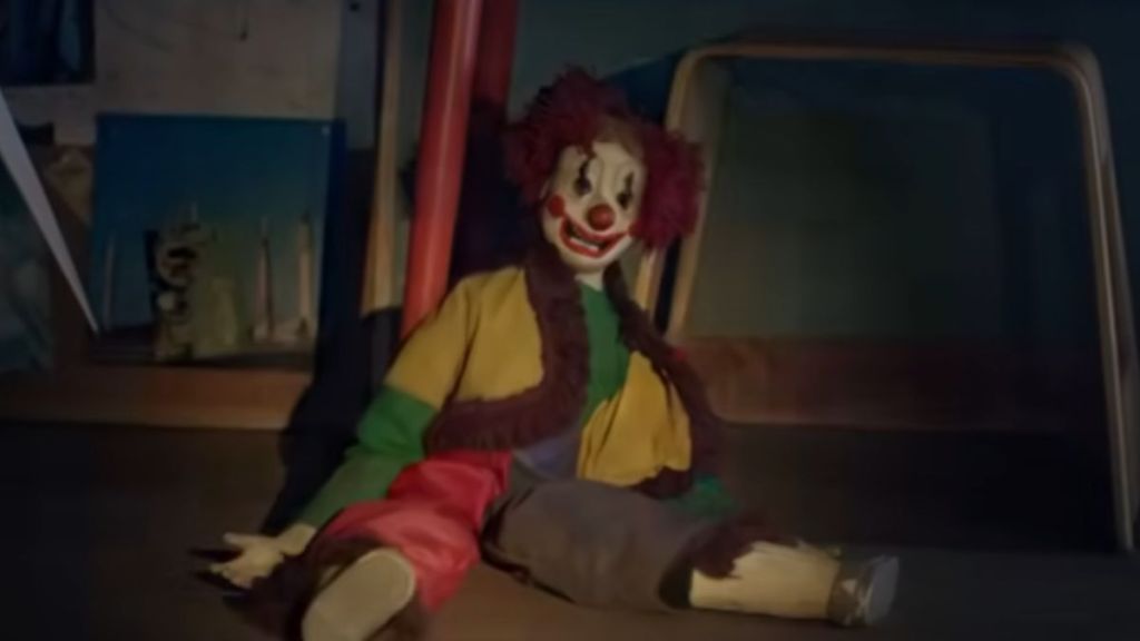 A still from Poltergeist (2015)