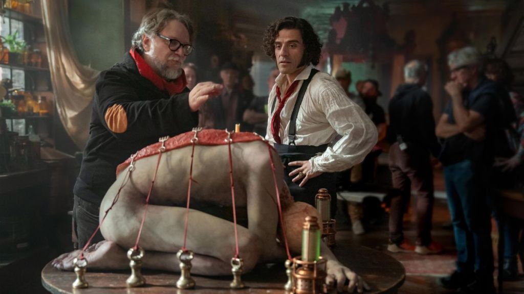 del Toro and Oscar Isaac in the sets of Frankenstein