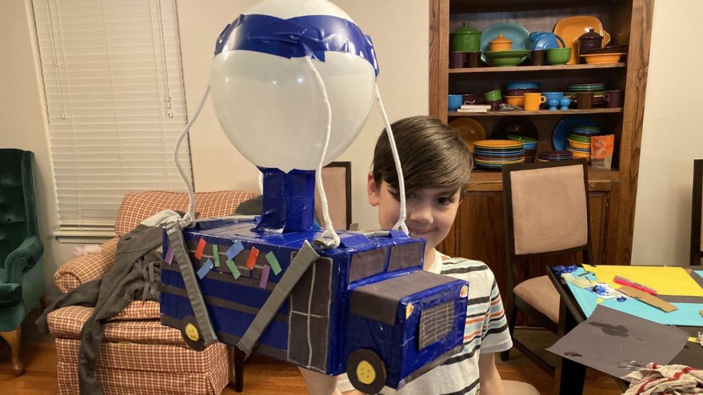 Fortnite Valentine's Day Battle Bus Box