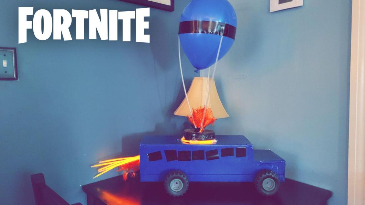 Fortnite Valentine's Day Battle Bus Box