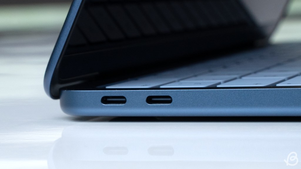 MacBook Neo USB Type C ports