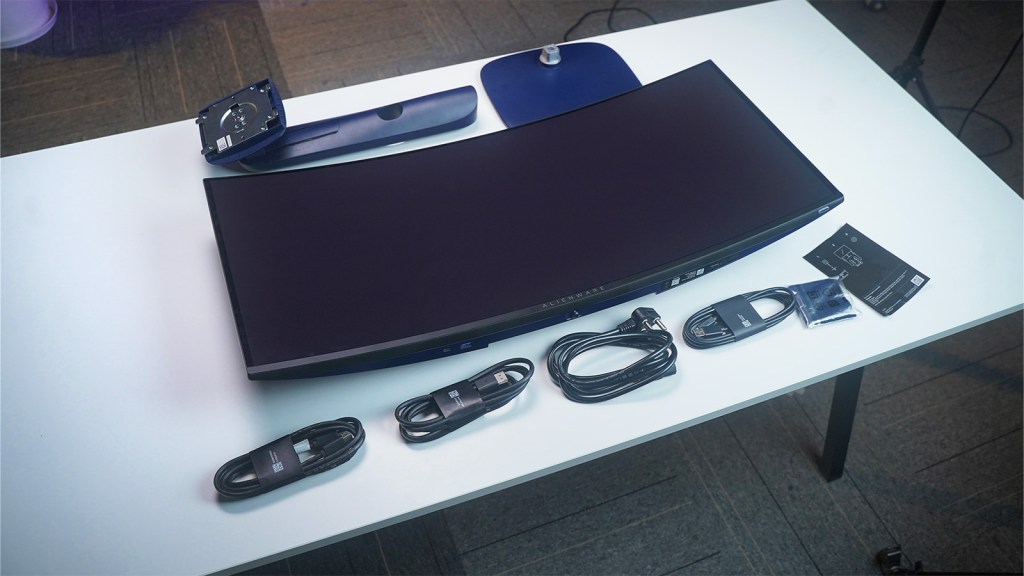 Alienware 34 AW3425DW Box Contents