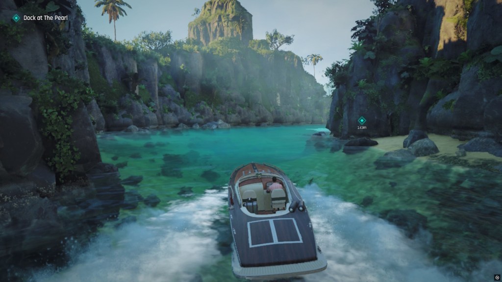 Bond driving a boat 2 in 007 First Light