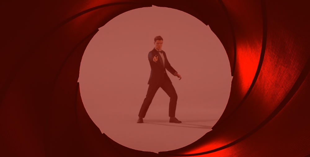 James Bond in signature pose in 007 First Light