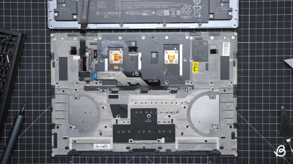 Dell XPS 16 Display Panel Board