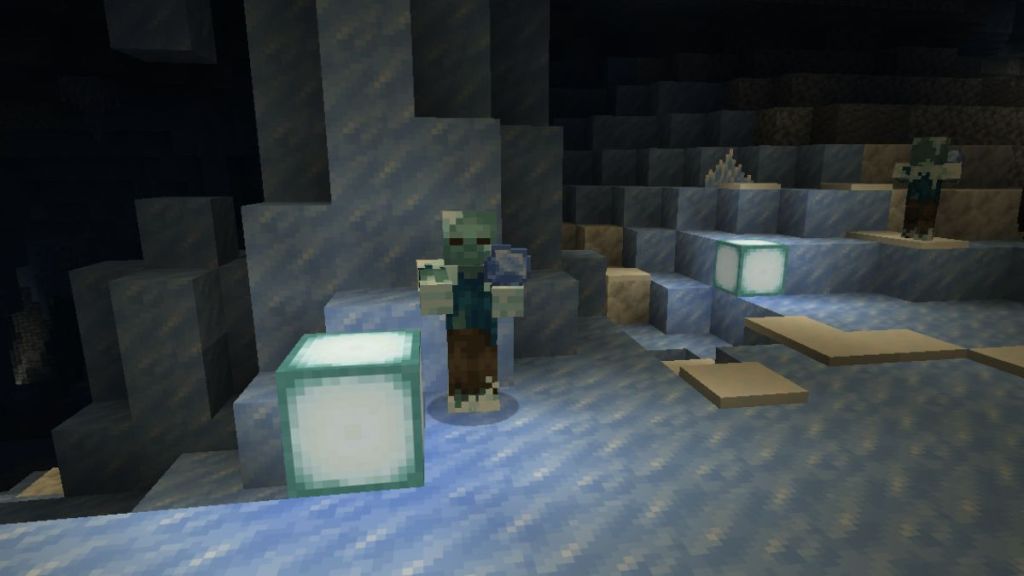 Frostbite Zombie Mob holding ice balls in minecraft